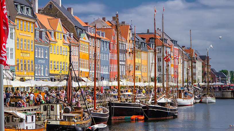 nyhavn canal copenhagen denmark